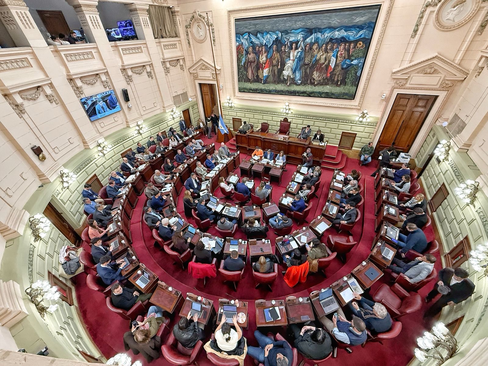 Santa Fe confirma su carácter laico y deja de tener religión oficial